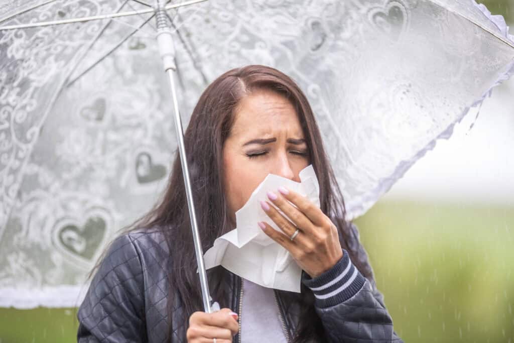 Benarkah Flu Lebih Mudah Menyerang Saat Musim Hujan