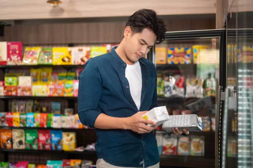 Membaca label makanan bisa meminimalisir asupan kurang sehat