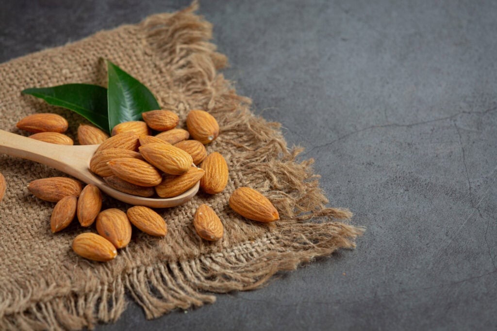 Almond rendah indeks glikemik, tinggi protein dan lemak baik