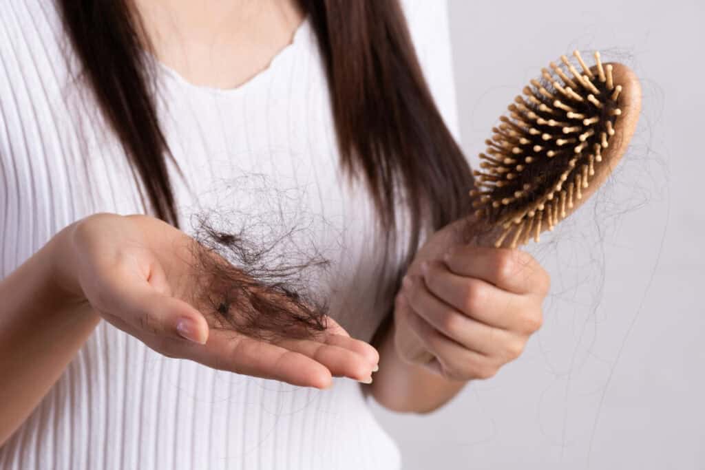 Rambut rontok akibat diet ekstrem