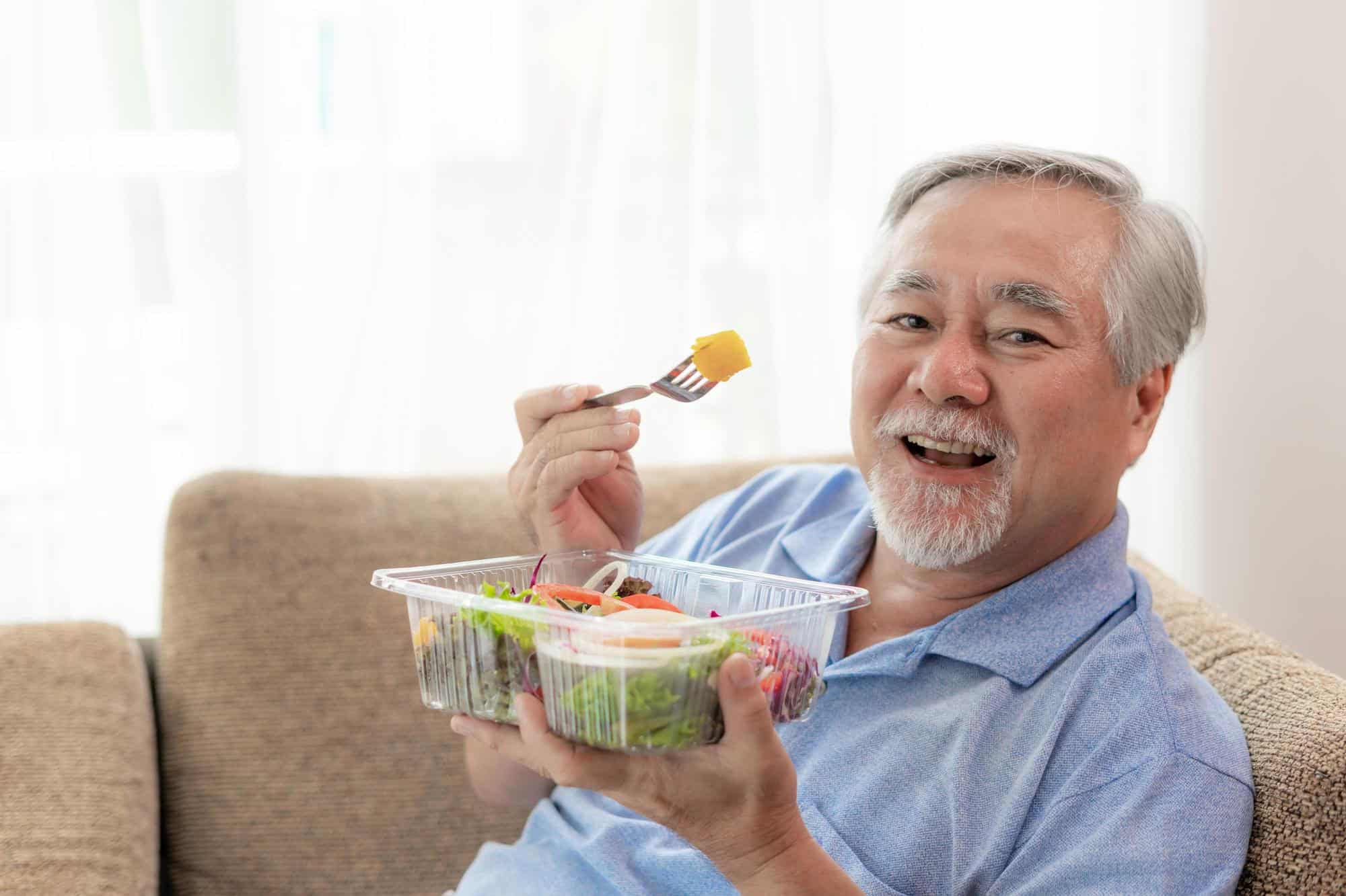 Pola Makan Sehat untuk Lansia agar Tetap Bugar