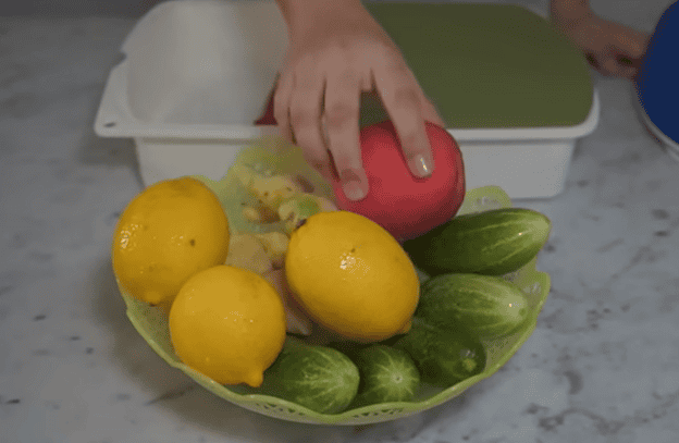 Mengganti kebiasaan minum manis dengan jus buah dan rempah ala Soimah