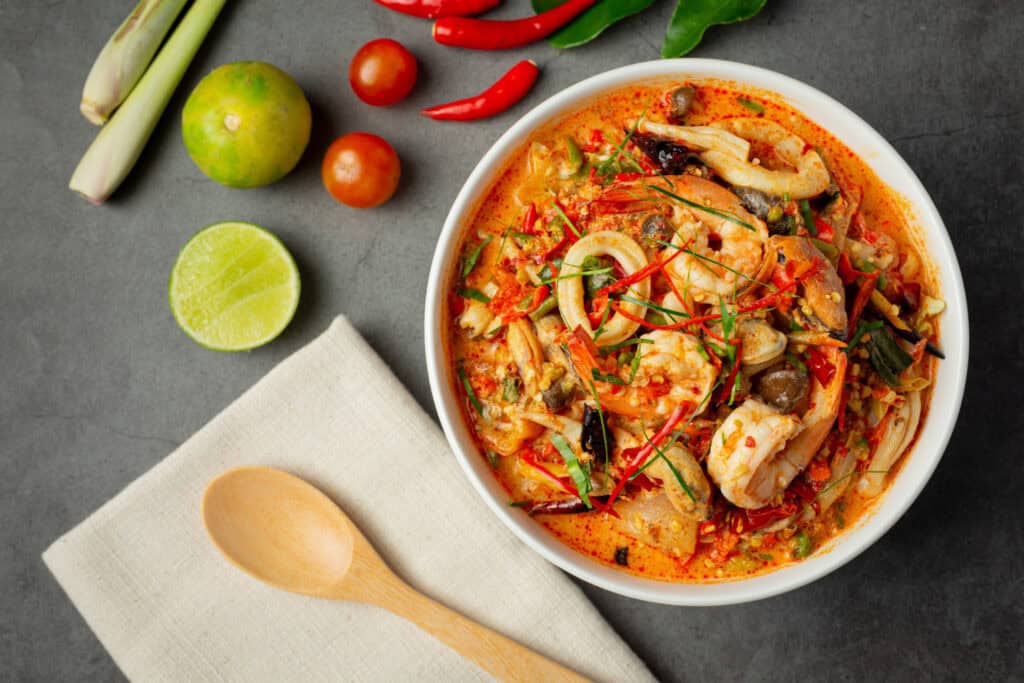 Batasi makanan tinggi lemak dan pedas