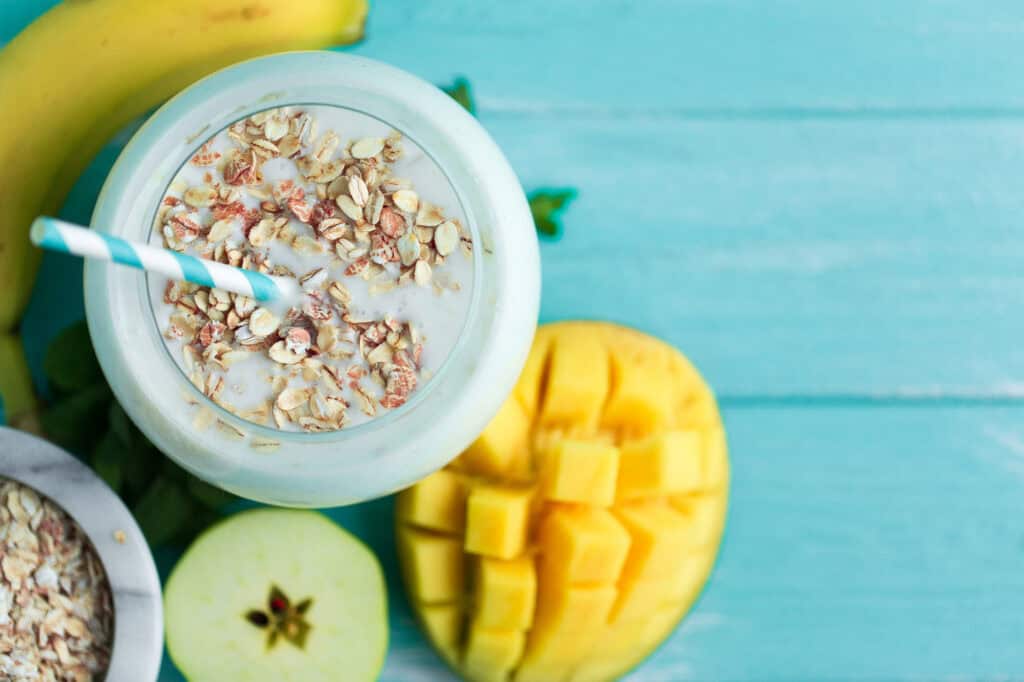 Resep Sahur Praktis & Sehat Overnight Mango Oats